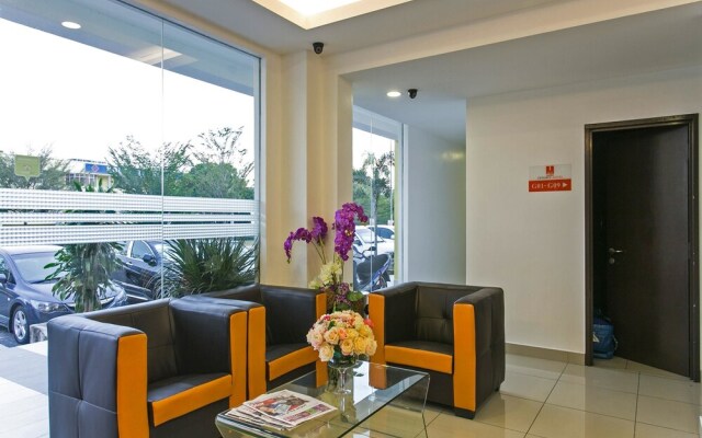 OYO 286 Uptown Hotel