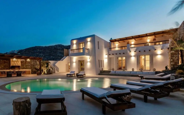 Villa Veneta at Ornos Sea View