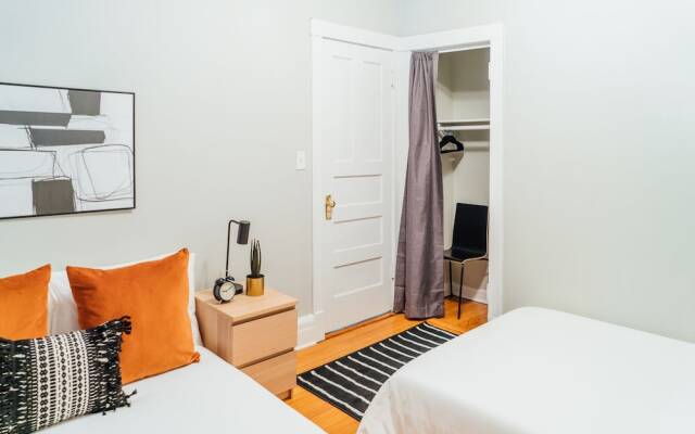 Sophisticated 2BR in Wrigleyville