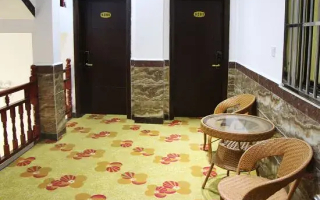 Hong  Yan  Hotel