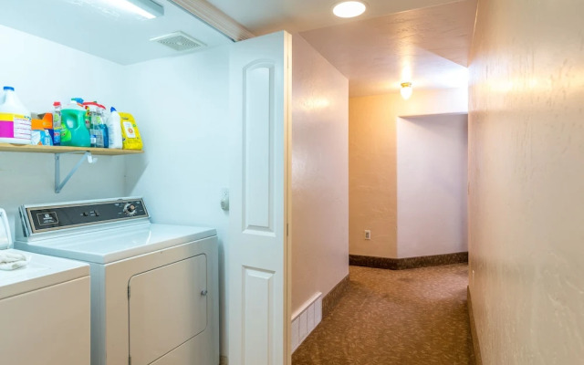 Family Crash Pad near SLC