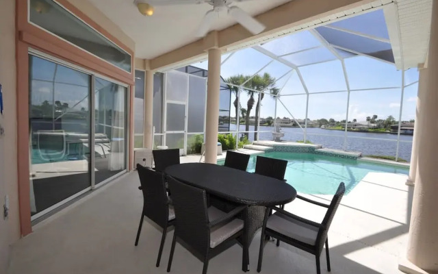 Canal Home w Heated Pool Dock