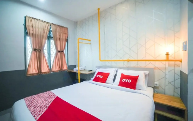 Capital O 90874 Millenium Inn 2