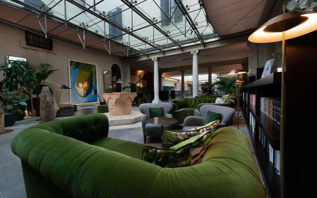 Monaco & Grand Canal Hotel