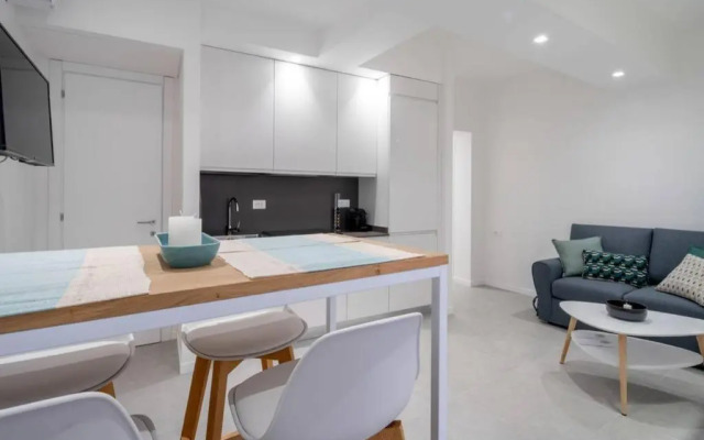 Ormesini Courtyard Apartment