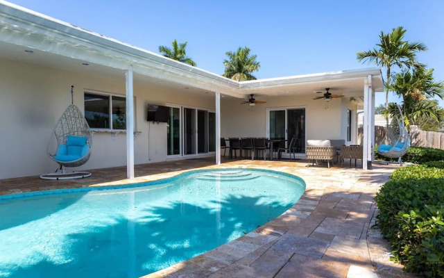 Dockside Daydreams - Canalfront and Pool Oasis