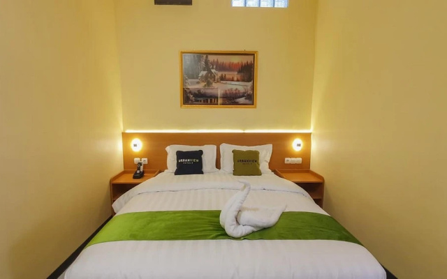 Urbanview Hotel Sakura Kampung Inggris Pare by RedDoorz