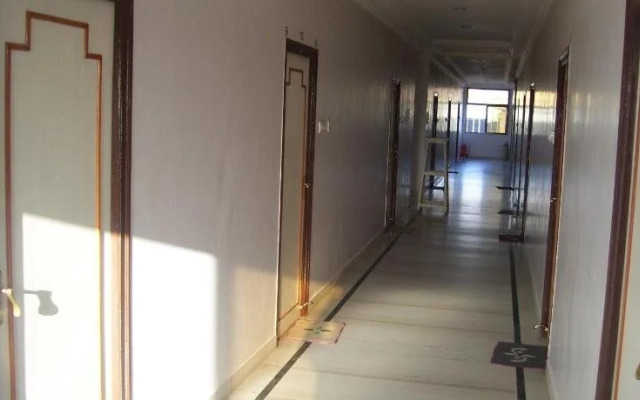 Shree Aditya Hotel