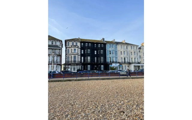Port Hotel
