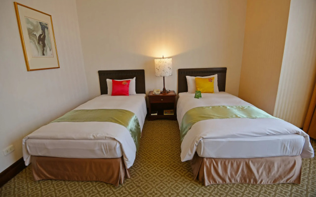 Wei-Yat Grand Hotel