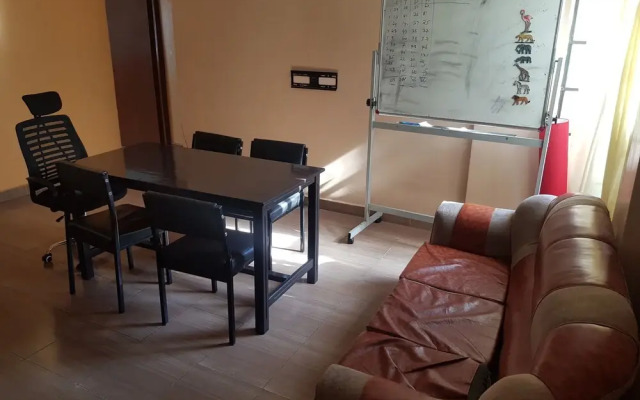 Cosy Sunflower House Nairobi with Wi-Fi