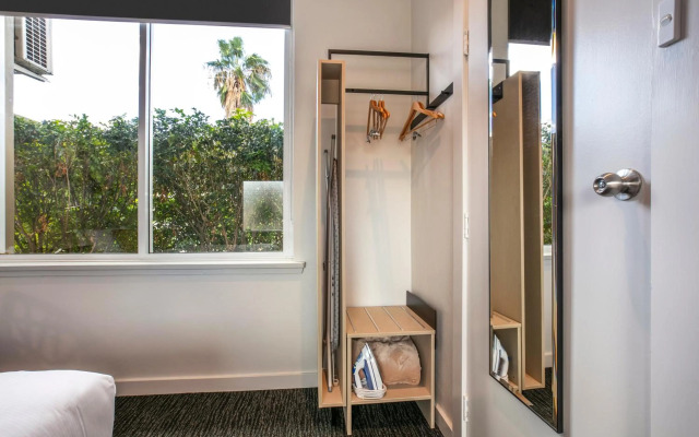 Nightcap at Colyton Hotel