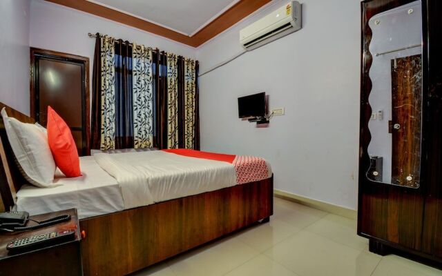 OYO Flagship 19036 Hotel Royal Raj