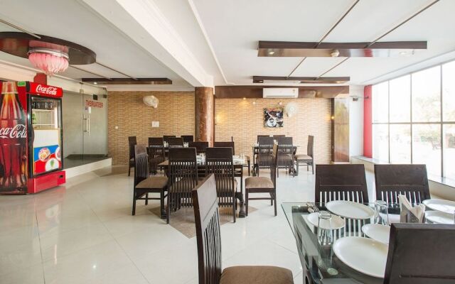 OYO 648 Hotel Royal Ecstasy