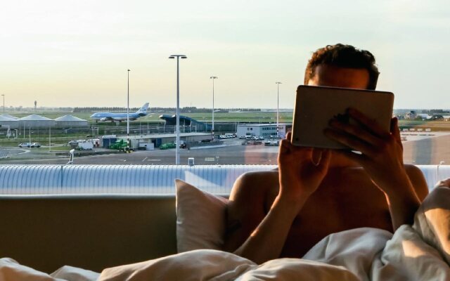 citizenM Schiphol Airport