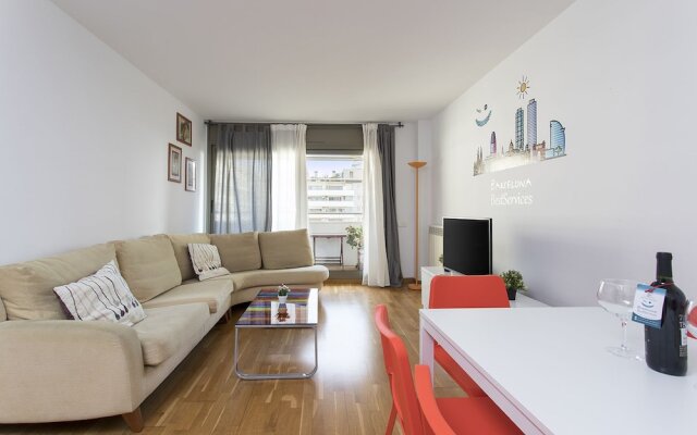 1317 - Modern Forum Apartment