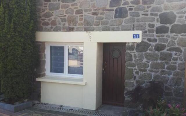 Rose by the sea - Beach front sea views