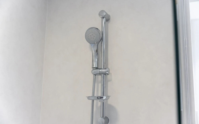 Prime 2BR Near Marina Mall Tram