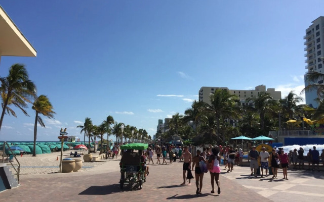 4BR, 4BA House Beach, Entertainment, Nightlife
