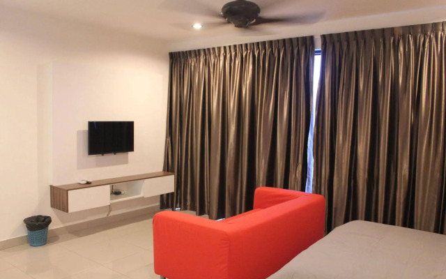 De Houz - Trefoil Setia Alam Home Stay