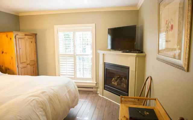 The Little Inn of Bayfield