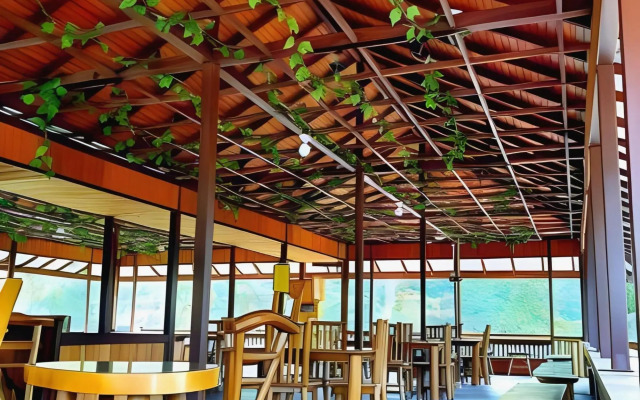 Hotel Besar Bulan Baru - Senggigi