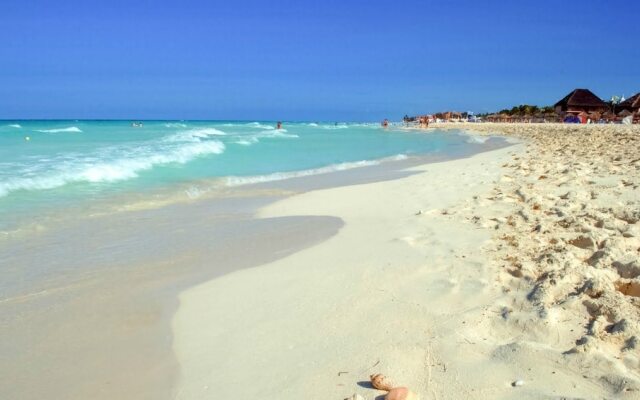 Rioja Playacar by ChezPlaya