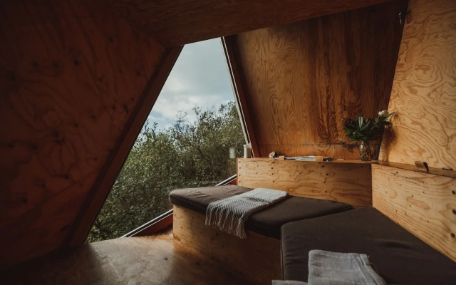 K4 Kudhva Treehouse Cabin With sea View