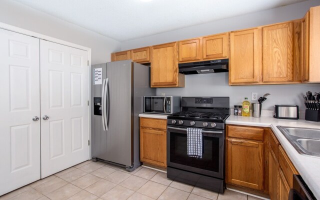 Basketball Court Cozy 3 BR in Decatur