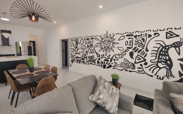 Beautiful 3bed 2bath new Home With Pool in Town