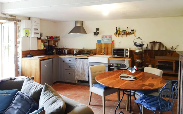 Charming Holiday Home Near the Beach, Locquemeau