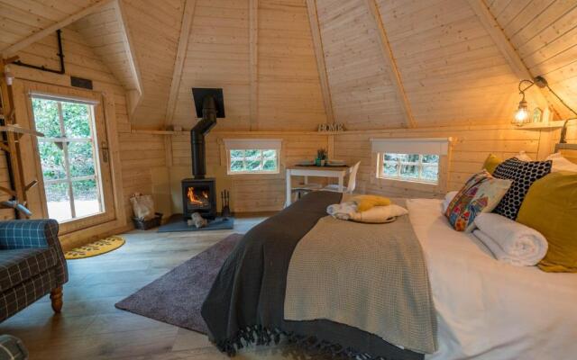 Cozy Carluke Lodge Retreat