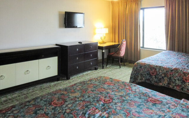 Rodeway Inn & Suites