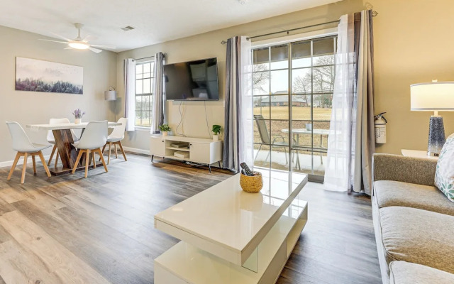 Near Golf & Table Rock Lake: Condo w/ Pool Access