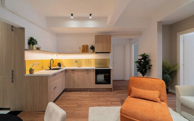 Modern & Spacious 2BR Steps to Cismigiu Gardens