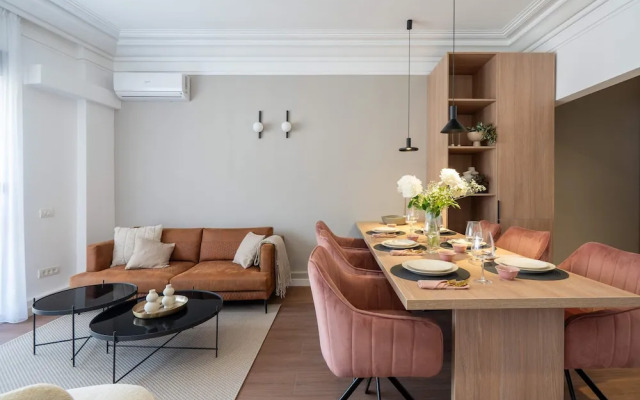Spacious 3BR by Cismigiu Gardens