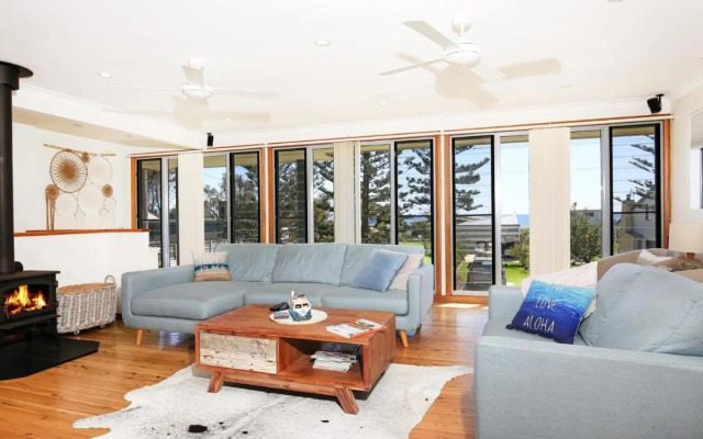 Shores - Pet-Friendly - 1 Min Walk to Beach