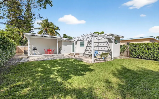 Delray Daydream, Home for 8