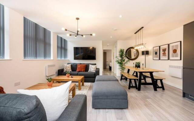 Host Apartments The Rodney Courtyard