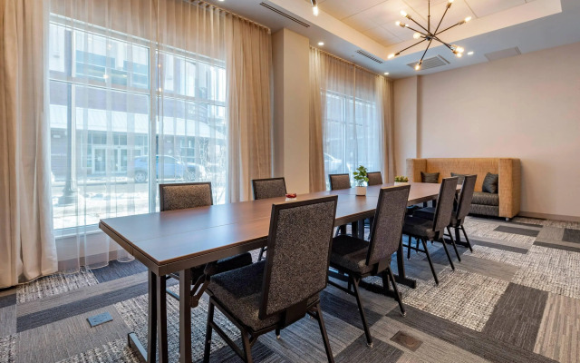 Cambria Hotel Minneapolis Downtown