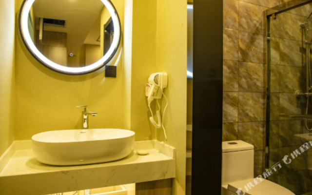 Starway Hotel (Qingxu Wenyuan Road)