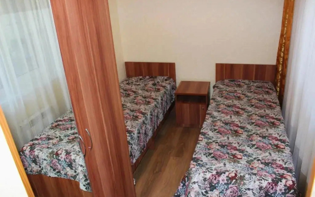 Guest house on Samburova 210b