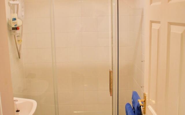 2 Bedroom Apartment In Stockbridge