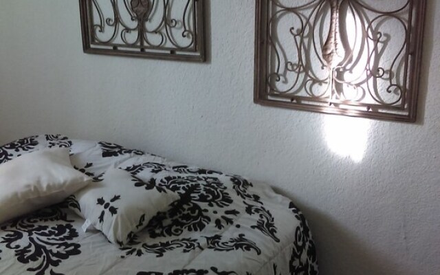 Modern vacational home close to Costco and Walmart