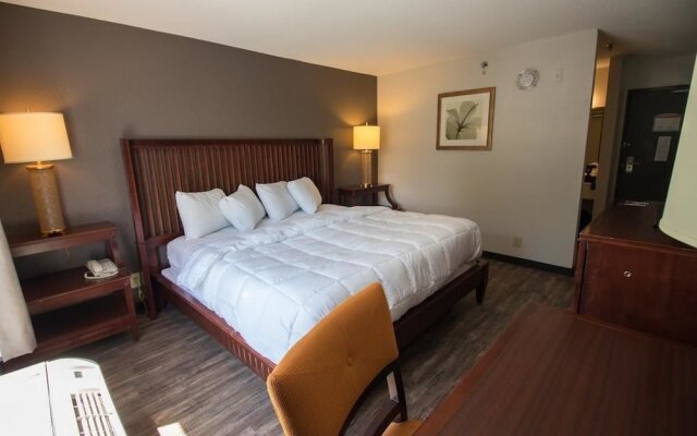 Baymont Inn and Suites by Wyndham Columbus / Near OSU