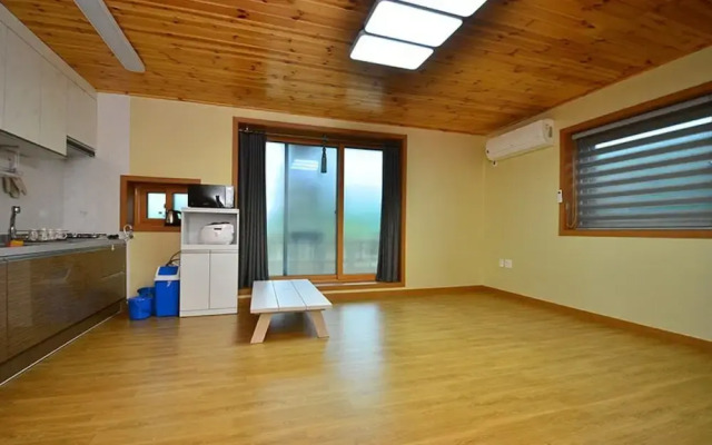 Yongin Unhak Pension