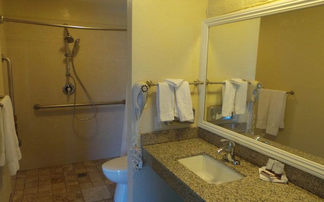 Hitching Post Studios Inn