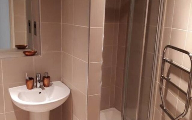 2 Bedroom Flat Sleeps 4 in Balham