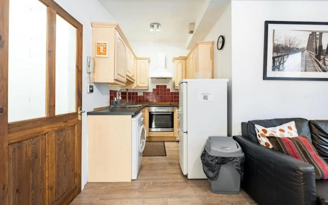 Charles Apartment