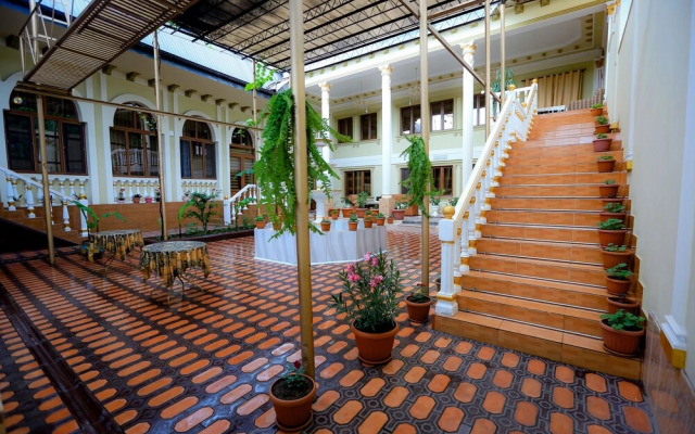 Hotel Kurush